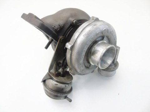 Turbosprężarka 2.4 D D5 Volvo XC70 V70 2 3 S60 S80 XC90 8653122