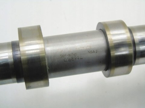 Wałek rozrządu głowicy 2.4 D D5 Volvo XC70 V70 2 3 S60 S80 XC90 8658358