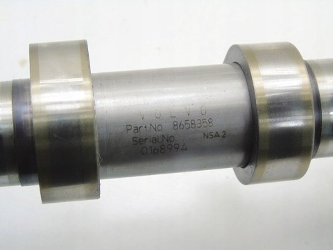 Wałek rozrządu głowicy 2.4 D D5 Volvo XC70 V70 2 3 S60 S80 XC90 8658358