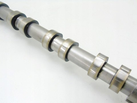 Wałek rozrządu głowicy 2.4 D D5 Volvo XC70 V70 2 3 S60 S80 XC90 8692976