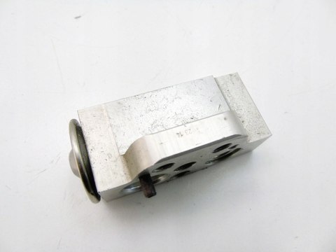 Zawór rozprężny klimatyzacji Skoda Citigo 1S0820679B