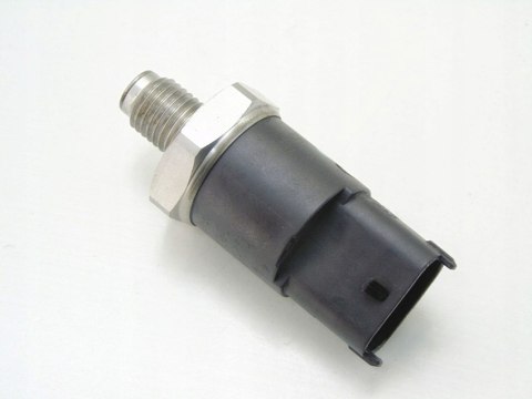 Czujnik listwy wtryskowej paliwa 2.4 D D5 Volvo XC70 V70 2 3 S60 S80 XC90