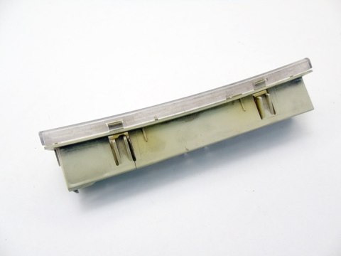 Lampka oświetlenia bagażnika Chrysler Pacifica I 4.0 v6 2007r 04685928AA