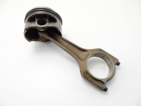 Tłok korbowód 1.8 2.0 i BMW N43 E60 E61 E90 E91 E92 E93 E81 E82 E88 E87
