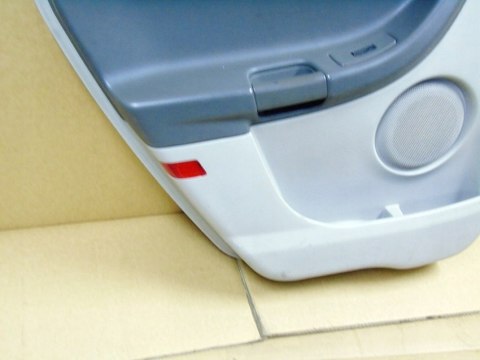 Boczek tapicerka drzwi lewy tył Chrysler Pacifica I 4.0 v6 2007 03-08