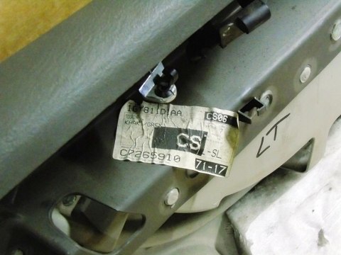 Boczek tapicerka drzwi lewy tył Chrysler Pacifica I 4.0 v6 2007 03-08