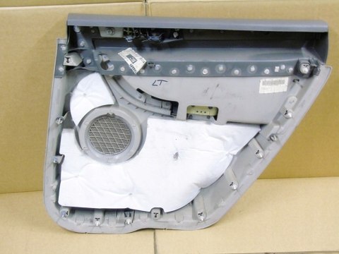 Boczek tapicerka drzwi lewy tył Chrysler Pacifica I 4.0 v6 2007 03-08