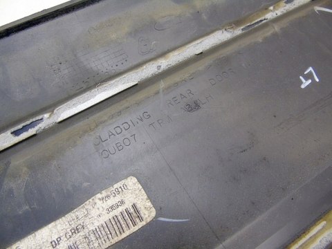 Listwa osłona drzwi lewy tył Chrysler Pacifica I 4.0 v6 2007 03-08