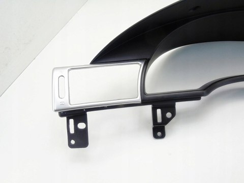 Obudowa ramka liczników Chrysler Pacifica I 4.0 v6 2007r F1024A2021