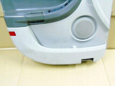 Boczek tapicerka drzwi lewy przód Chrysler Pacifica I 4.0 v6 2007 03-08