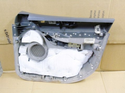 Boczek tapicerka drzwi lewy przód Chrysler Pacifica I 4.0 v6 2007 03-08