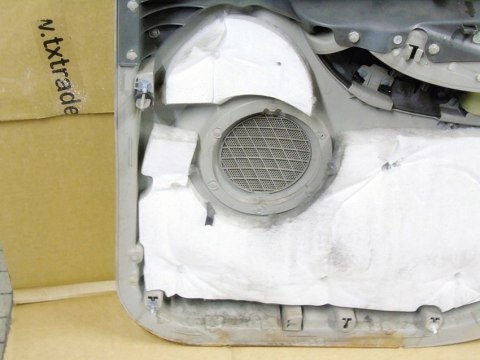 Boczek tapicerka drzwi lewy przód Chrysler Pacifica I 4.0 v6 2007 03-08