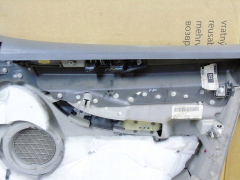 Boczek tapicerka drzwi lewy przód Chrysler Pacifica I 4.0 v6 2007 03-08