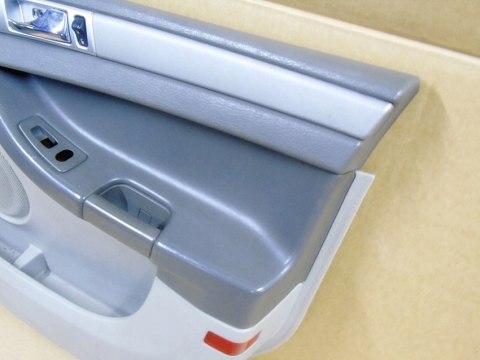 Boczek tapicerka drzwi prawy przód Chrysler Pacifica I 4.0 v6 2007 03-08