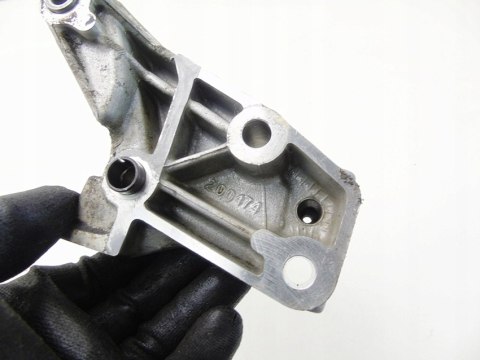 Łapa wspornik silnika 3.0 b 407 607 Citroen C5 3 C6 Laguna II 200474