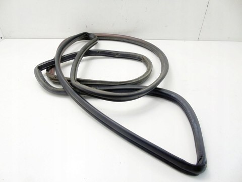 Uszczelka drzwi prawy tył Chrysler Pacifica I 4.0 v6 2007 03-08