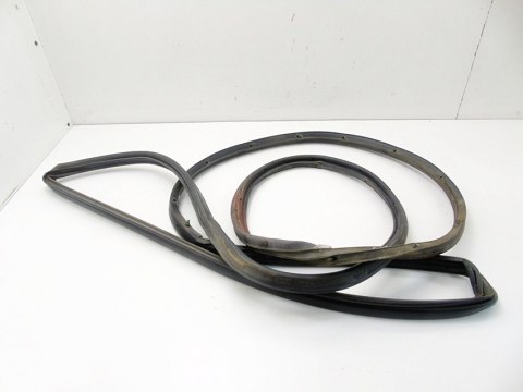 Uszczelka drzwi prawy tył Chrysler Pacifica I 4.0 v6 2007 03-08