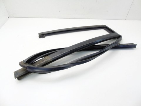 Uszczelka drzwi prawy tył Chrysler Pacifica I 4.0 v6 2007 03-08