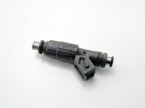 Wtryskiwacz paliwa 3.5 4.4 V8 BMW 7 E38 735 5 E39 535 1707843 0280155823