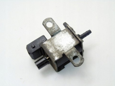 Zawór podciśnienia 3.5 4.4 V8 BMW 7 E38 735 5 E39 535 M62 1742711