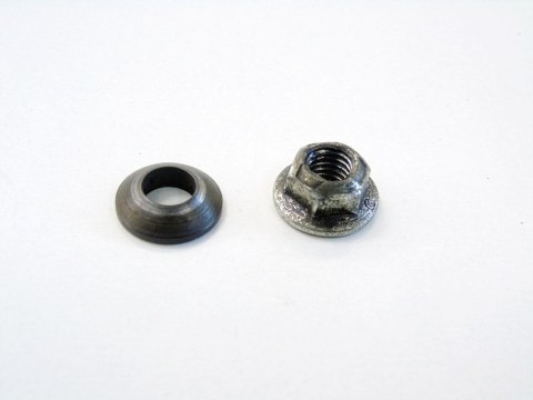 Nakrętka śruby wtrysku 1.9 Jtdm Alfa 159 Gt 147 Croma Bravo 2 Stilo Astra h