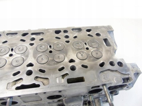 Głowica 1.6 Tdci D Focus 2 C-max C30 S40 II V50 S80 c5 407 C4 Xsara 307