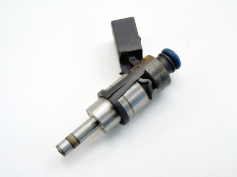 WTRYSKIWACZ 2.0 TFSI GOLF V LEON AUDI A3 TT PASSAT B6 OCTAVIA 2 TOLEDO