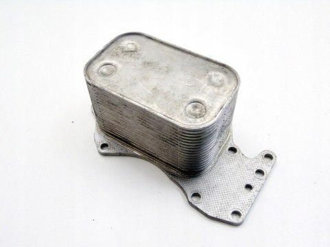 CHŁODNICA OLEJU 3.0 TDI AUDI A4 B7 A6 C6 A8 D3 ASB 059117021H