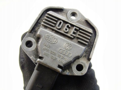 CZUJNIK POZIOMU OLEJU 3.0 TDI AUDI A4 B7 A6 C6 A8 D3 ASB 06E907660