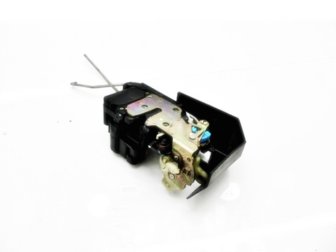 ZAMEK DRZWI PRAWY PRZÓD ALFA ROMEO 156 ZAMEK DRZWI PRAWY PRZÓD ALFA ROMEO 156