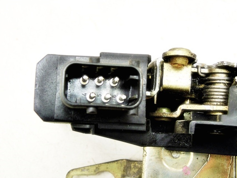 ZAMEK DRZWI PRAWY PRZÓD BMW E36 ZAMEK DRZWI PRAWY PRZÓD BMW E36