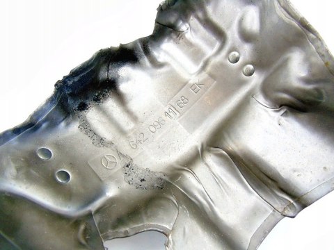 OSŁONA TERMICZNA TURBOSPRĘŻARKI 3.0 320 CDI MERCEDES KLASA E W211 S211 CLS
