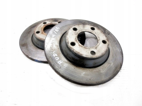 TARCZE HAMULCOWE PRZÓD AUDI A4 B5 1.6 8V TARCZE HAMULCOWE PRZÓD AUDI A4 B5 1.6 8V