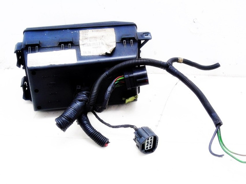 SKRZYNKA BEZPIECZNIKOWA FORD FOCUS MK1 1.8 TDDI SKRZYNKA BEZPIECZNIKOWA FORD FOCUS MK1 1.8 TDDI