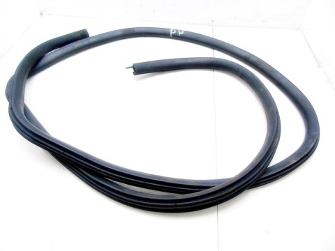 USZCZELKA DRZWI PRAWY PRZÓD FORD FOCUS MK1 KOMBI USZCZELKA DRZWI PRAWY PRZÓD FORD FOCUS MK1 KOMBI