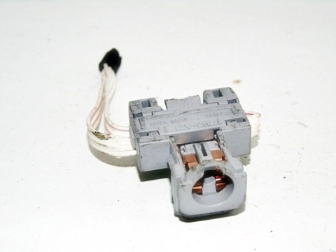 LAMPKA PODSUFITKI TOYOTA AVENSIS 81391-30010 LAMPKA PODSUFITKI TOYOTA AVENSIS 81391-30010