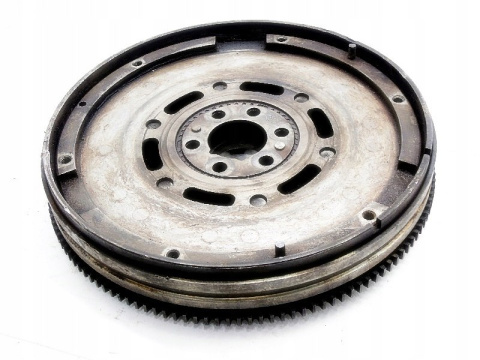 KOŁO DWUMASOWE 1.8 20V PASSAT B5 AUDI A4 A6 KOŁO DWUMASOWE 1.8 20V PASSAT B5 AUDI A4 A6