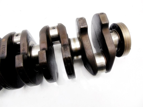 WAŁ KORBOWY AUDI 2.0 8V ABK 80 A6 100 C4 WAŁ KORBOWY AUDI 2.0 8V ABK 80 A6 100 C4