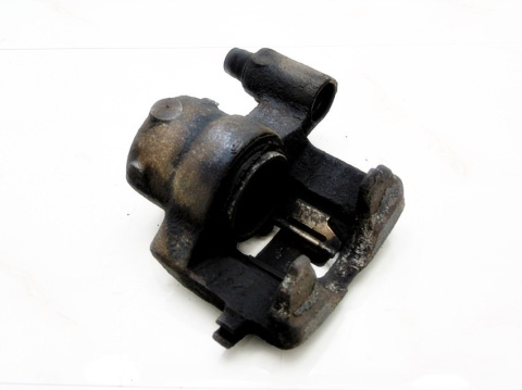 ZACISK HAMULCOWY PRAWY PRZÓD FIAT SEICENTO 0.9 ZACISK HAMULCOWY PRAWY PRZÓD FIAT SEICENTO 0.9