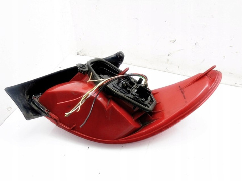 LAMPY TYŁ KOMPLET PEUGEOT 206 5D LAMPY TYŁ KOMPLET PEUGEOT 206 5D