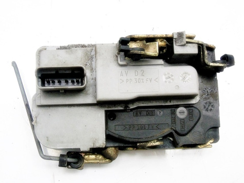 ZAMEK DRZWI PRAWY PRZÓD PEUGEOT 206 5D ZAMEK DRZWI PRAWY PRZÓD PEUGEOT 206 5D