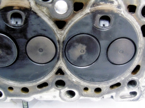 GŁOWICA NISSAN 2.0 TD SERENA ALMERA PRIMERA P10 GŁOWICA NISSAN 2.0 TD SERENA ALMERA PRIMERA P10