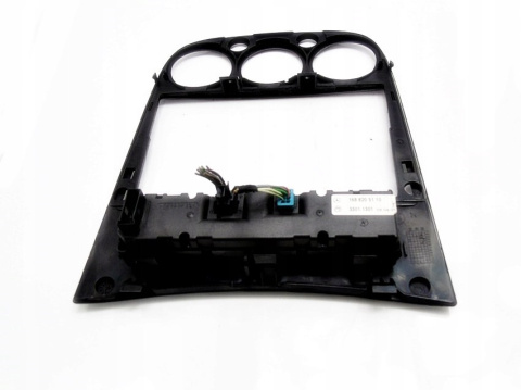 RAMKA PANEL ŚRODKOWY MERCEDES 1.4 W168 A KLASA RAMKA PANEL ŚRODKOWY MERCEDES 1.4 W168 A KLASA