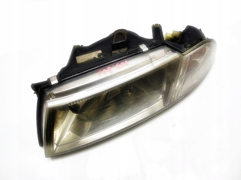 REFLEKTORY PRZÓD KOMPLET MITSUBISHI CARISMA 2001r REFLEKTORY PRZÓD KOMPLET MITSUBISHI CARISMA 2001r