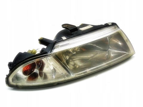REFLEKTORY PRZÓD KOMPLET MITSUBISHI CARISMA 2001r REFLEKTORY PRZÓD KOMPLET MITSUBISHI CARISMA 2001r