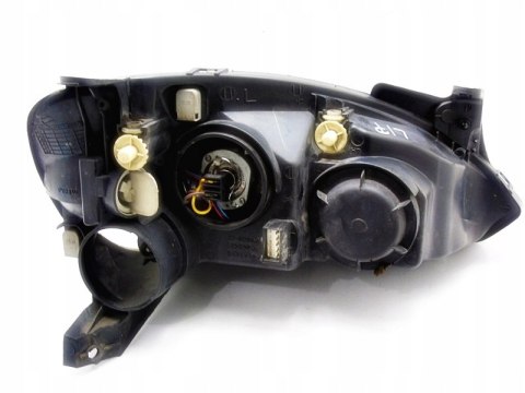 REFLEKTOR LEWY PRZÓD OPEL CORSA C 5D 1.2 16V REFLEKTOR LEWY PRZÓD OPEL CORSA C 5D 1.2 16V