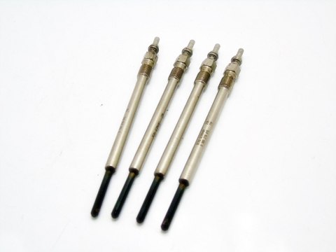 ŚWIECE ŻAROWE 1.9 JTDM 147 156 159 BRAVO STILO ŚWIECE ŻAROWE 1.9 JTDM 147 156 159 BRAVO STILO