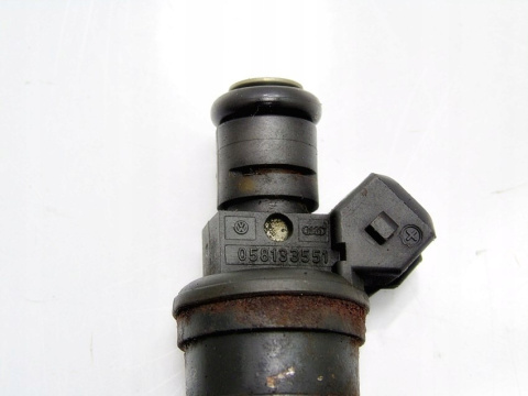 WTRYSKIWACZ PALIWA VW 1.8 T 20V PASSAT AUDI A4 A6 WTRYSKIWACZ PALIWA VW 1.8 T 20V PASSAT AUDI A4 A6