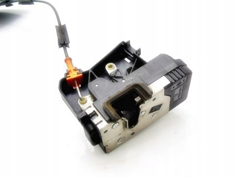 ZAMEK DRZWI PRAWY PRZÓD OPEL CORSA C 5D 1.2 16V ZAMEK DRZWI PRAWY PRZÓD OPEL CORSA C 5D 1.2 16V