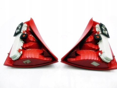 LAMPY TYŁ KOMPLET RENAULT CLIO II LIFT 5D LAMPY TYŁ KOMPLET RENAULT CLIO II LIFT 5D